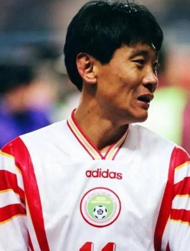 20年前，那个让那英甘愿“未婚生子”的前国脚高峰，如今过得怎样的简单介绍