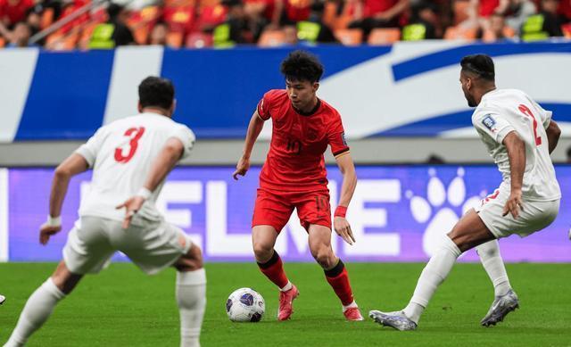 乐竞体育全站-霸气！国足再现1大规模冲突：对方多次挑衅，王钰栋罕见发飙！