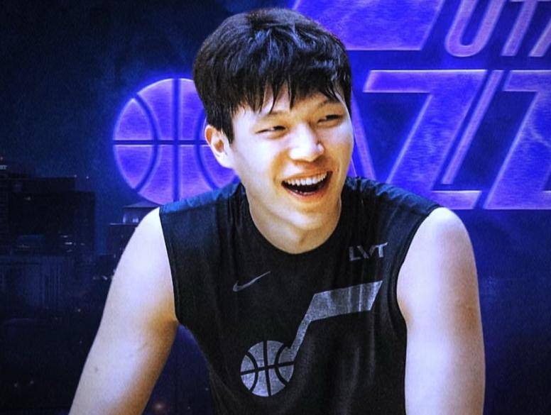 乐竞体育平台-8255美元!杨瀚森联合试训球衣拍高价仅次于状元弗拉格的简单介绍